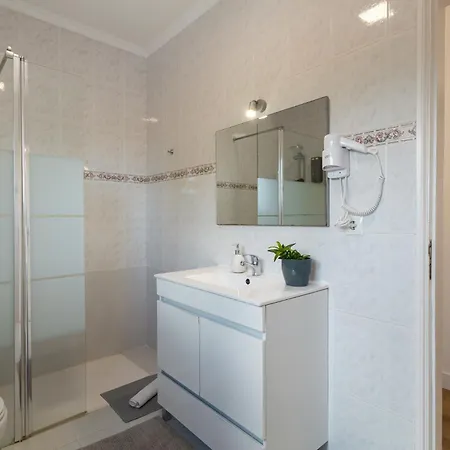 Moro's Friends House - * Cascais