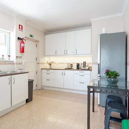 Moro's Friends House - *