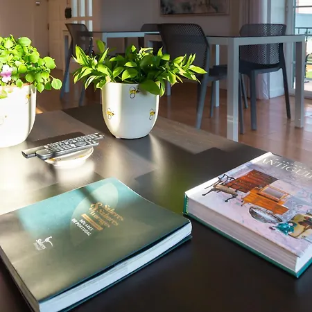 Moro's Friends House -